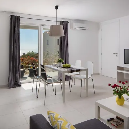 Lemechi Casa Girasole Apartment